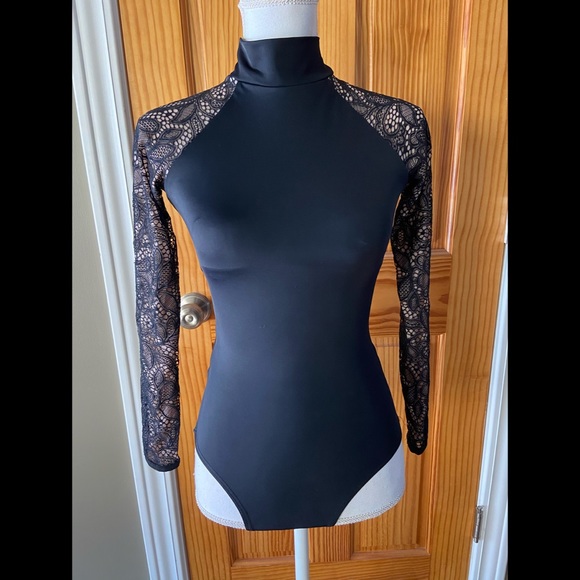 4 Leotards and 2 Tights and 2 skirts bundle - Picture 10 of 16